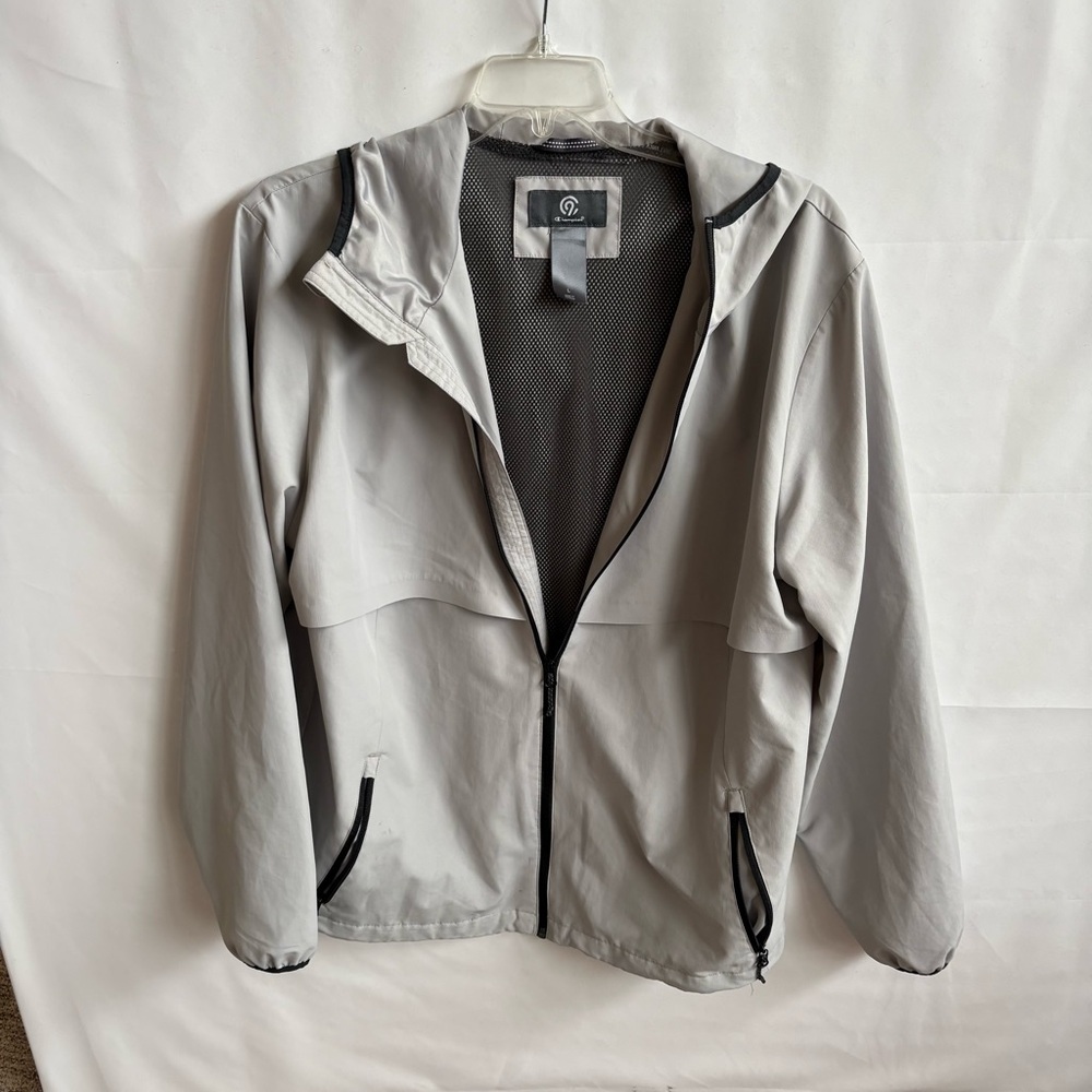 Champion Men’s Mesh lightweight Polyester Jacket with hood. Size Large INV25/403